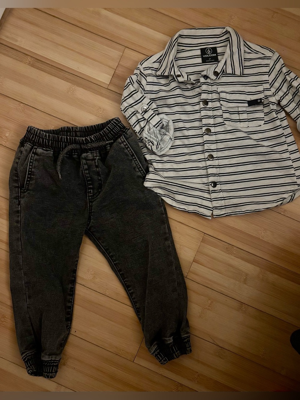 Volcom Toddler Boys 2T 2-Piece Outfit Striped Shirt & Jogger Pants Skate